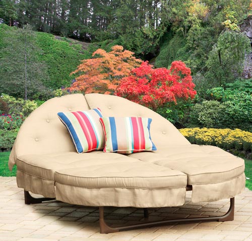 orbit lounger in backyard